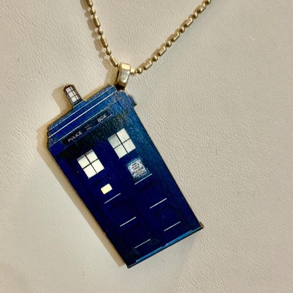 Blue Police Box Time Machine Necklace Pendant - Picture 2 of 9